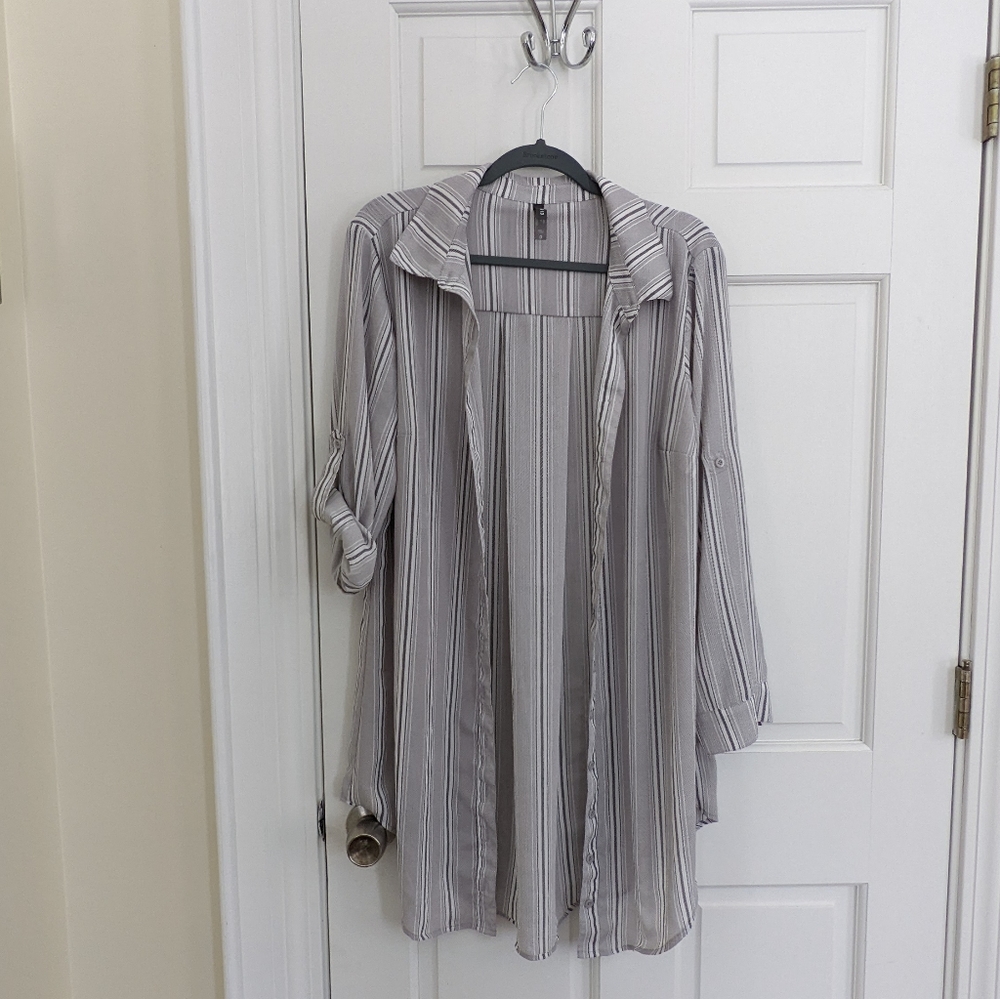 Grey stripe crinkle gauze button front shirt dress swim cover up Torrid size 0